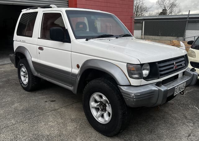 1993 Mitsubishi Pajero 2nd Gen V25W