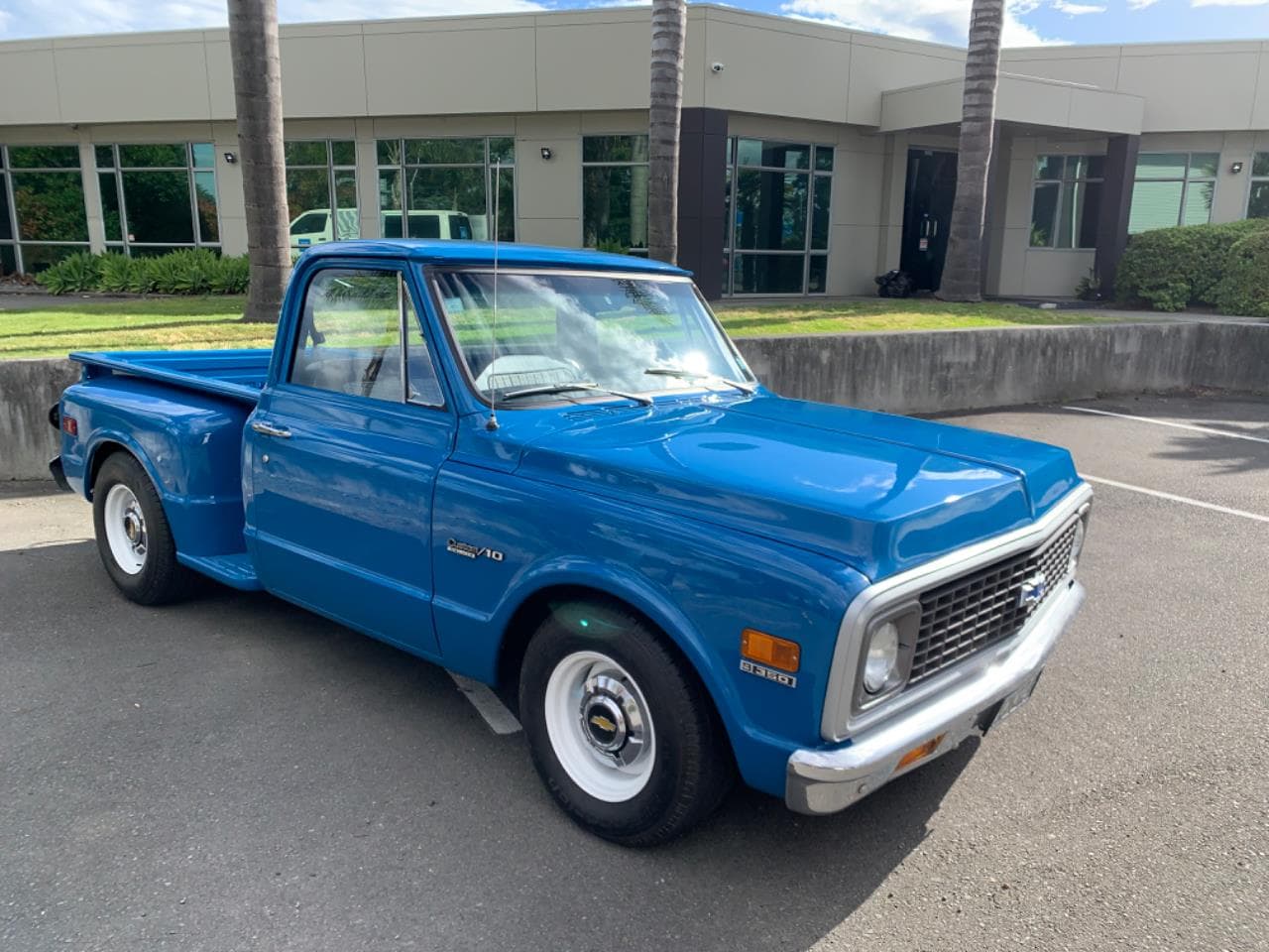 1972 Chevrolet C10 Stepside Short Bed CUSTOM DELUXE