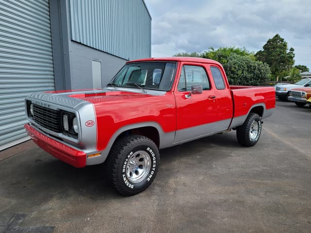1977 Dodge Powerwagon Clubcab