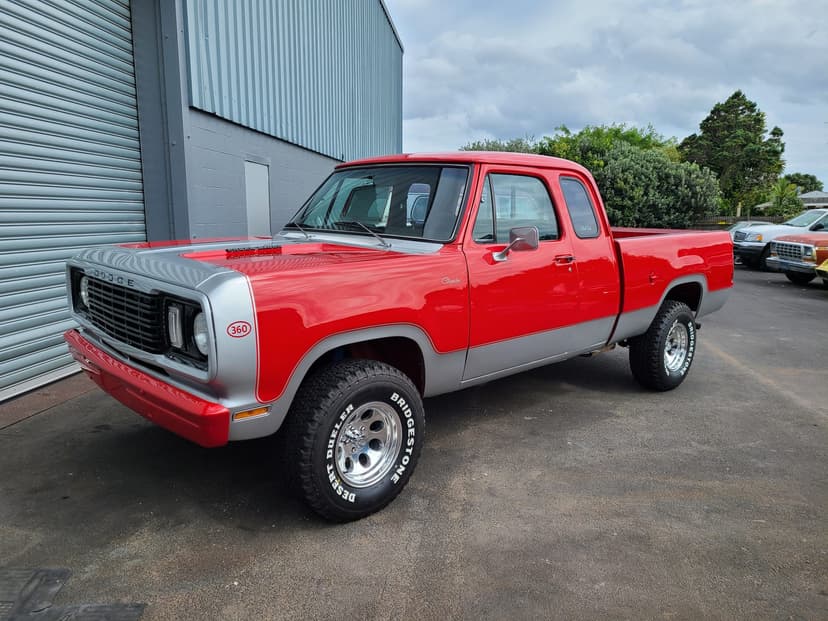 1977 Dodge Powerwagon Clubcab