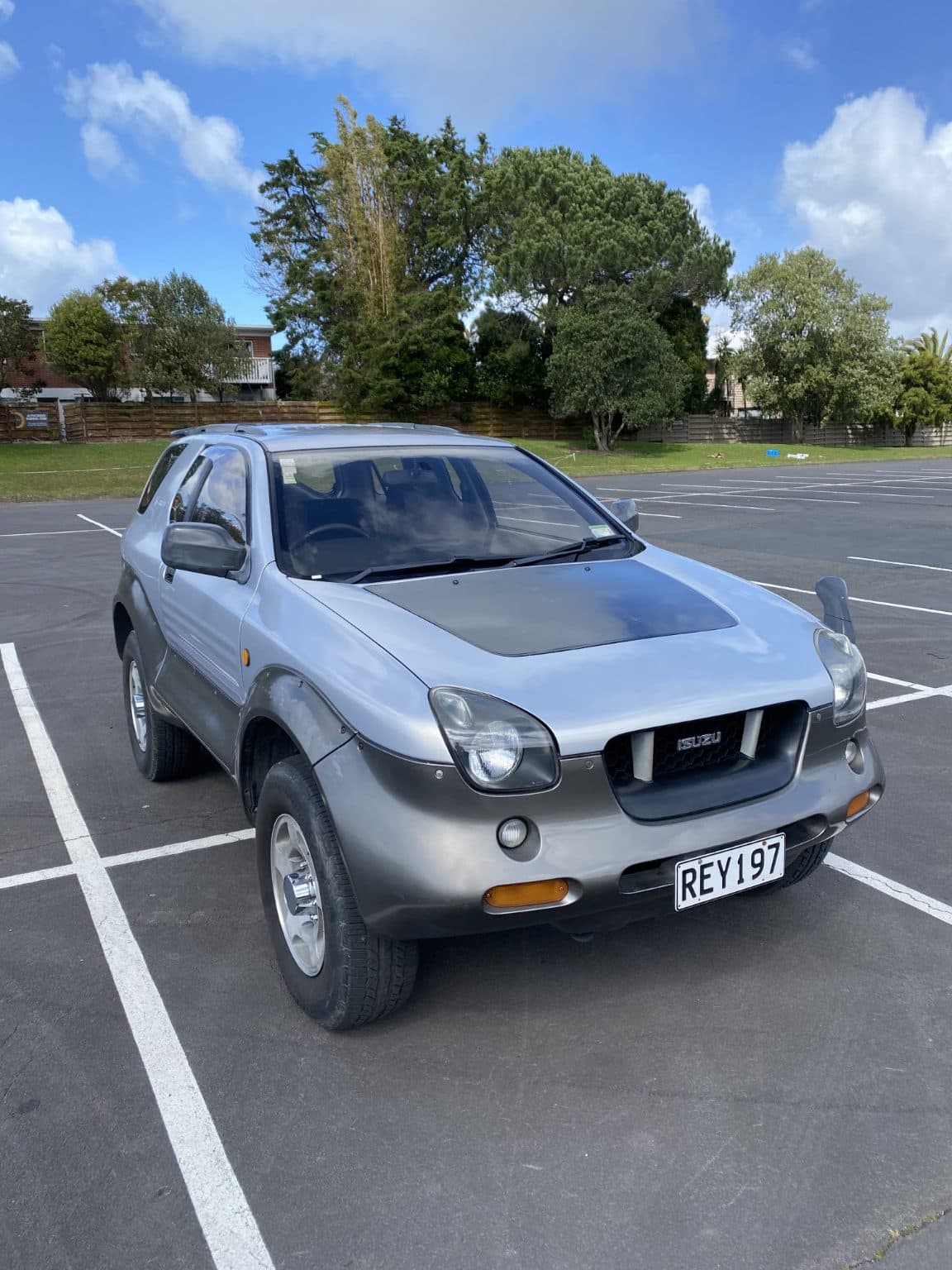 1997 Isuzu Vehicross UGS25DW