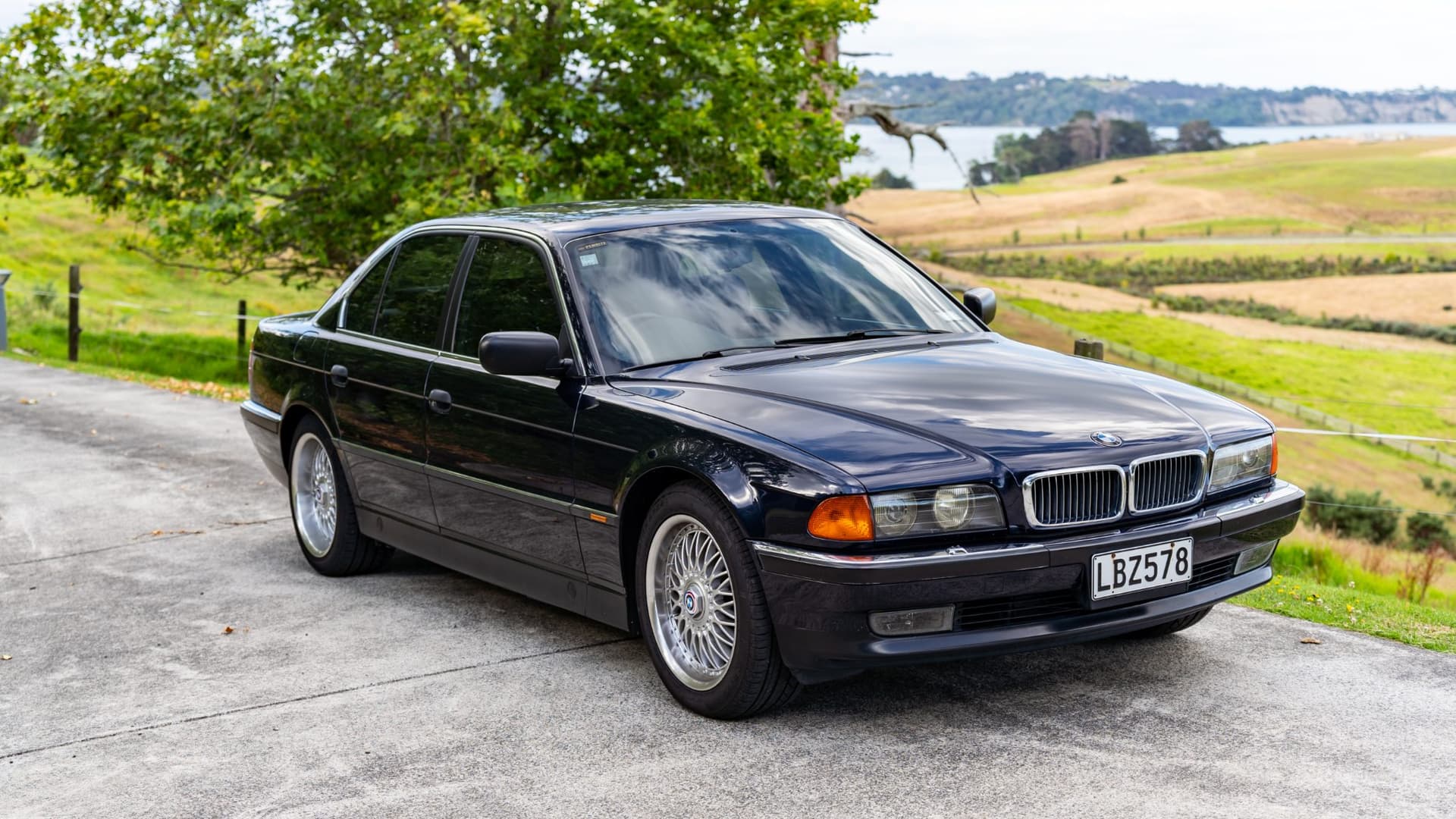 1995 BMW 7 Series E38 740i