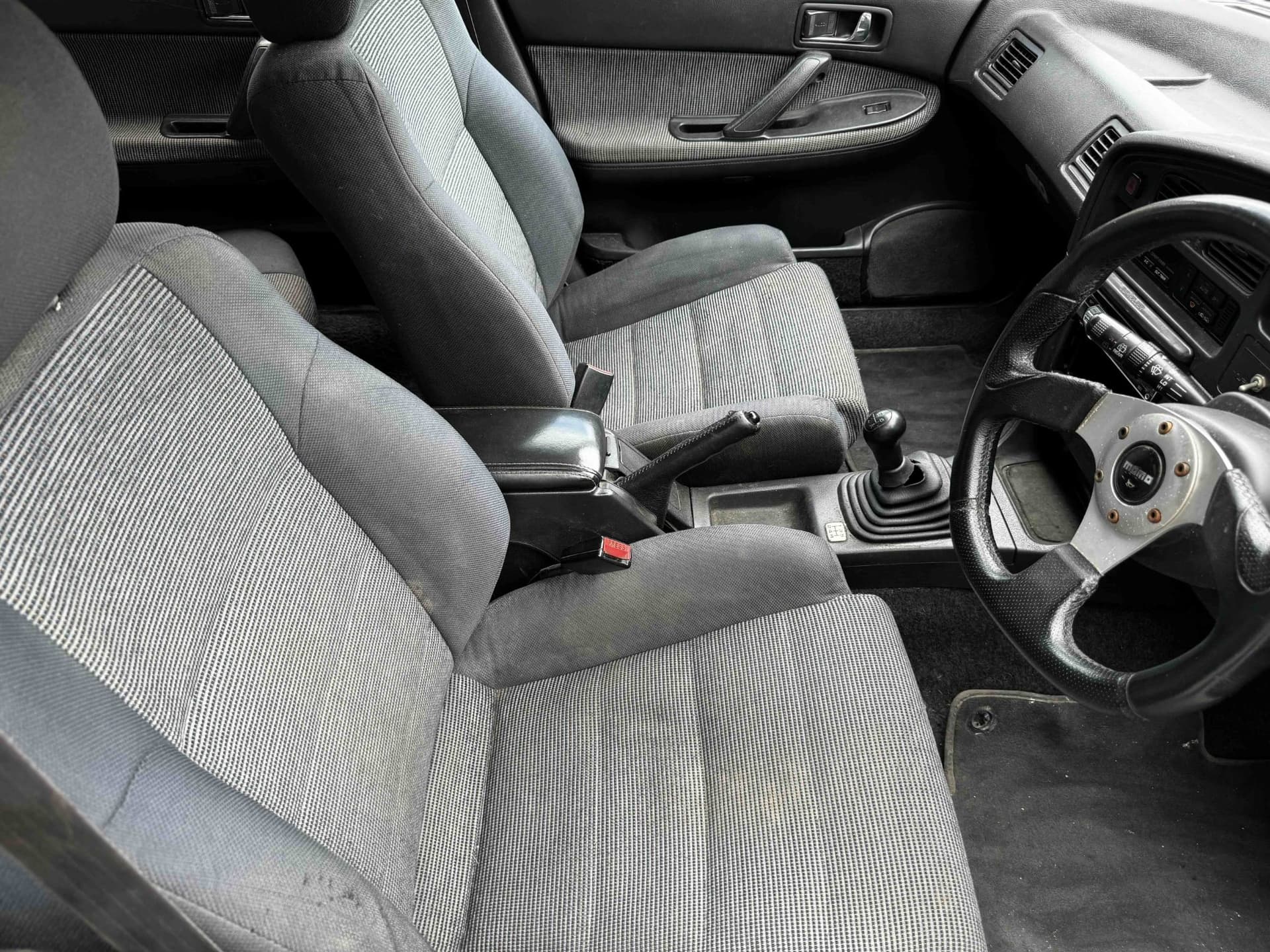 Subaru Legacy RS Turbo (BC5) — photo 9 of 14