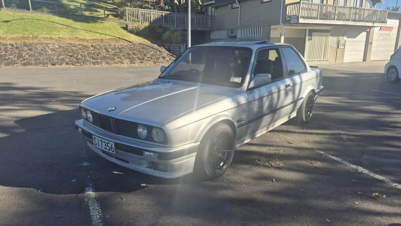 1990 BMW 320i E30