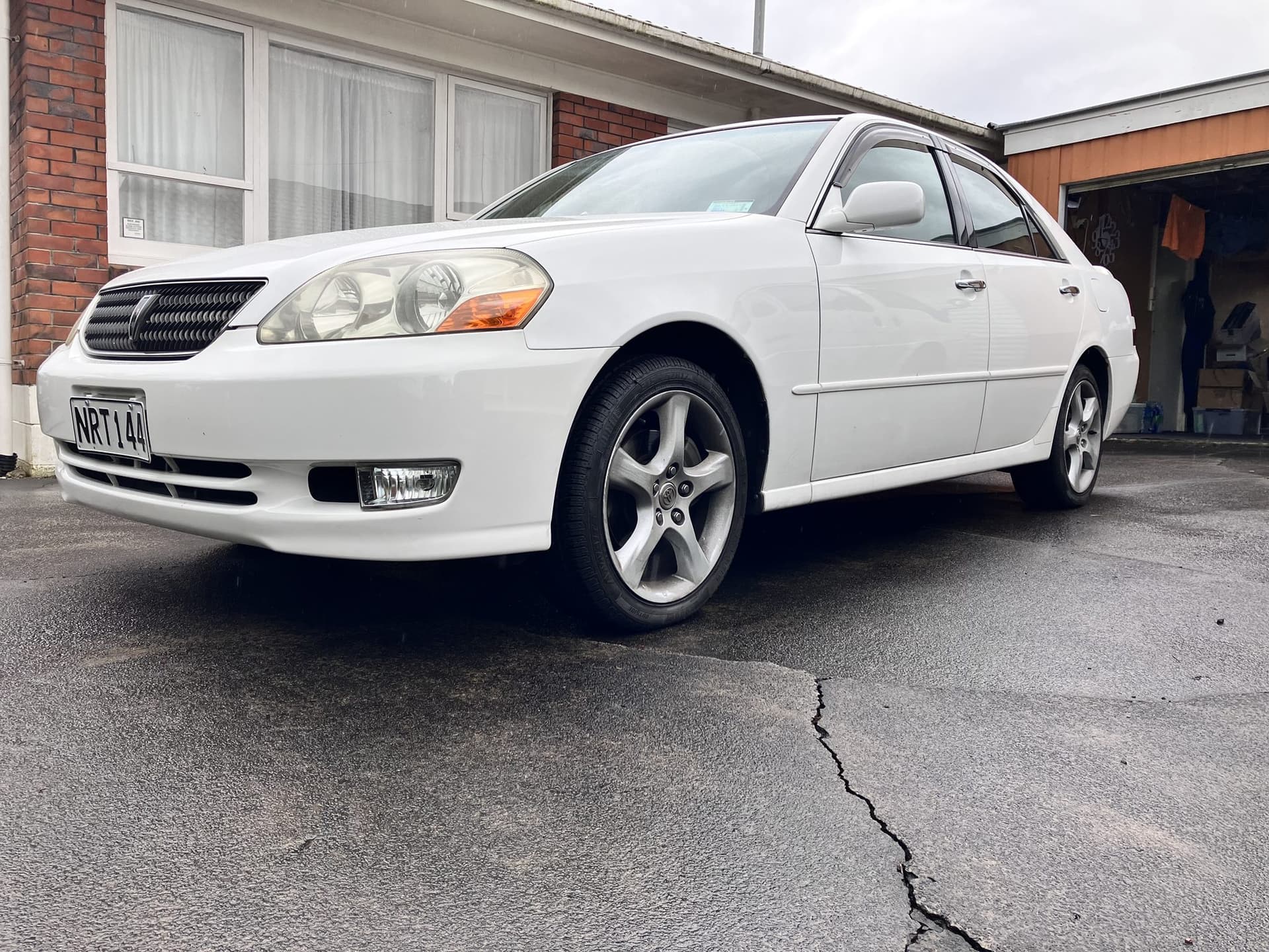 2001 Toyota MK II Grande IR-V