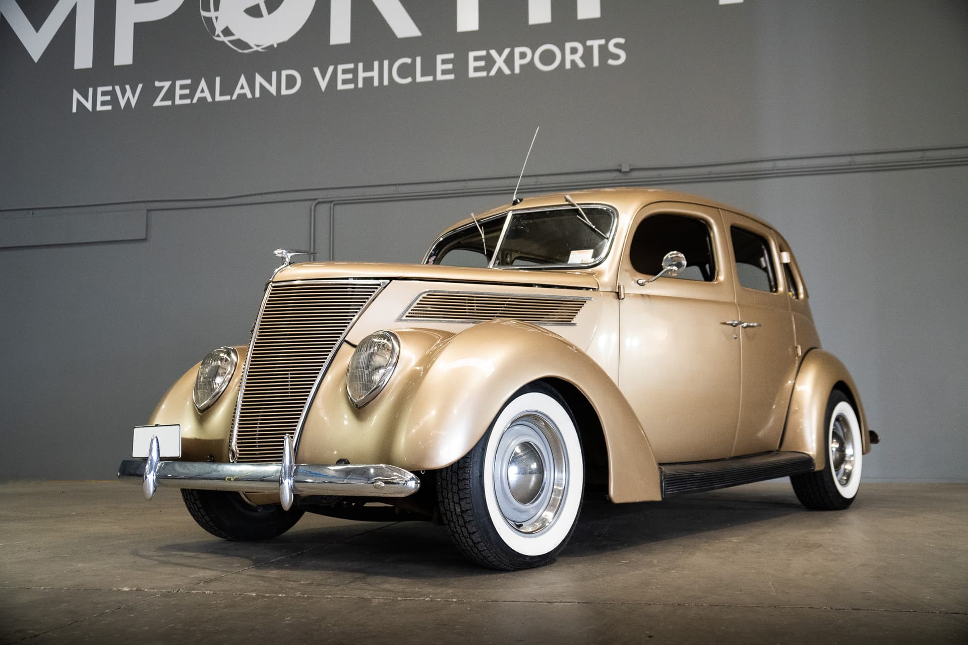 1937 Ford V8