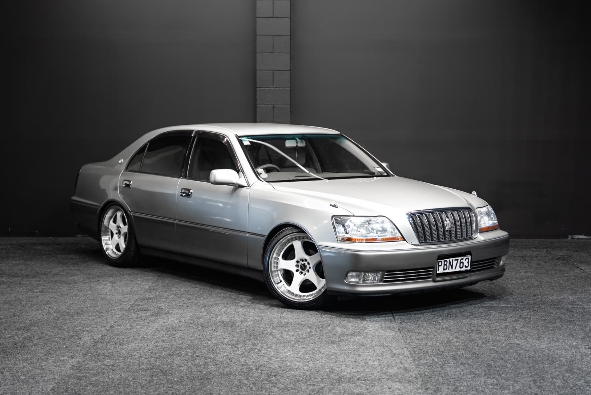 2001 Toyota Crown Majesta | V8 280HP UZS171 MAJESTA
