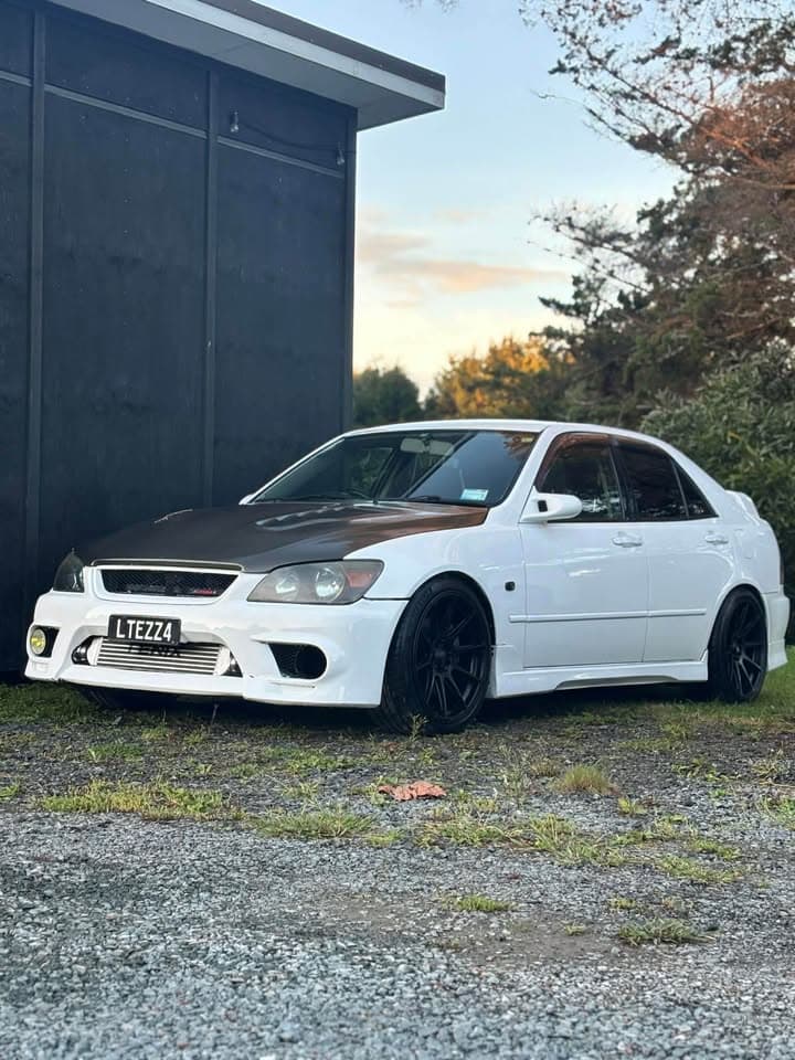 2000 Toyota Altezza
