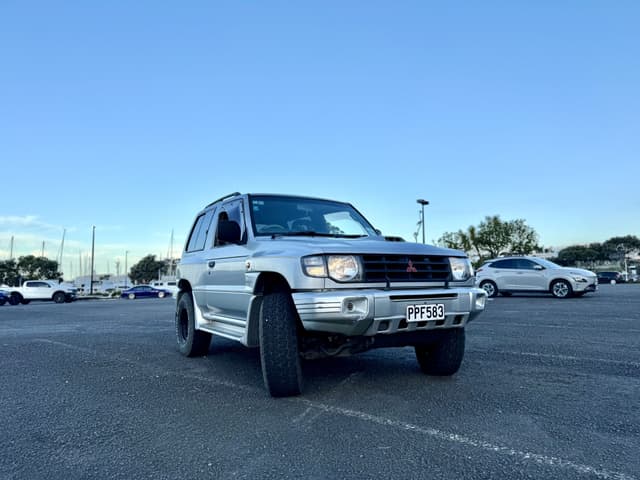 1999 Mitsubishi Pajero 3DR