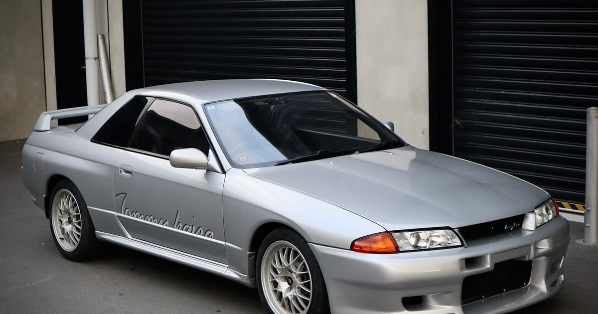 右側のみ スカイライン　R32 NISSAN